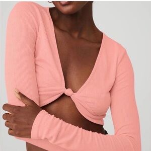 ALO Yoga Ribbed Knotty Long Sleeve Crop Top XS Strawberry Lemonade